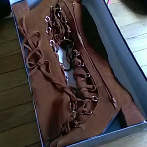 JEFFREY CAMPBELL New in the box unworn - Picture 5 of 8